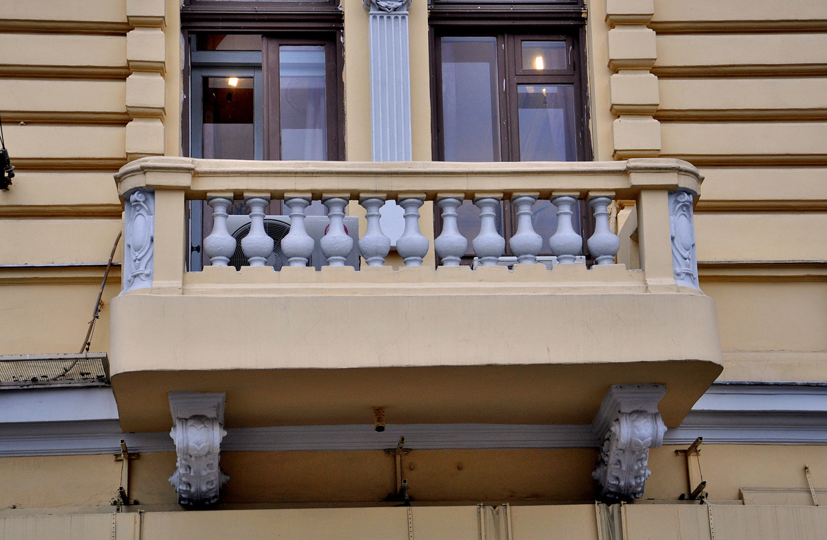 Kharkov, Площадь Конституции, 11