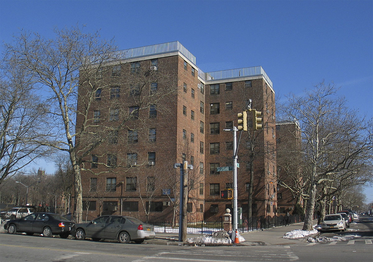 Нью-Йорк, Avenue W, 2935-2937