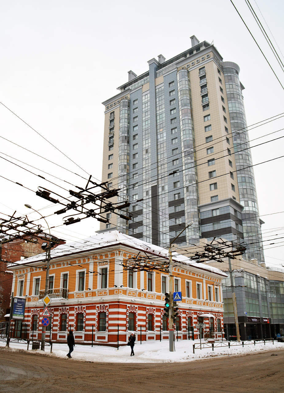 Пермь, Улица Пушкина, 48 / Сибирская улица, 35А; Улица Пушкина, 50