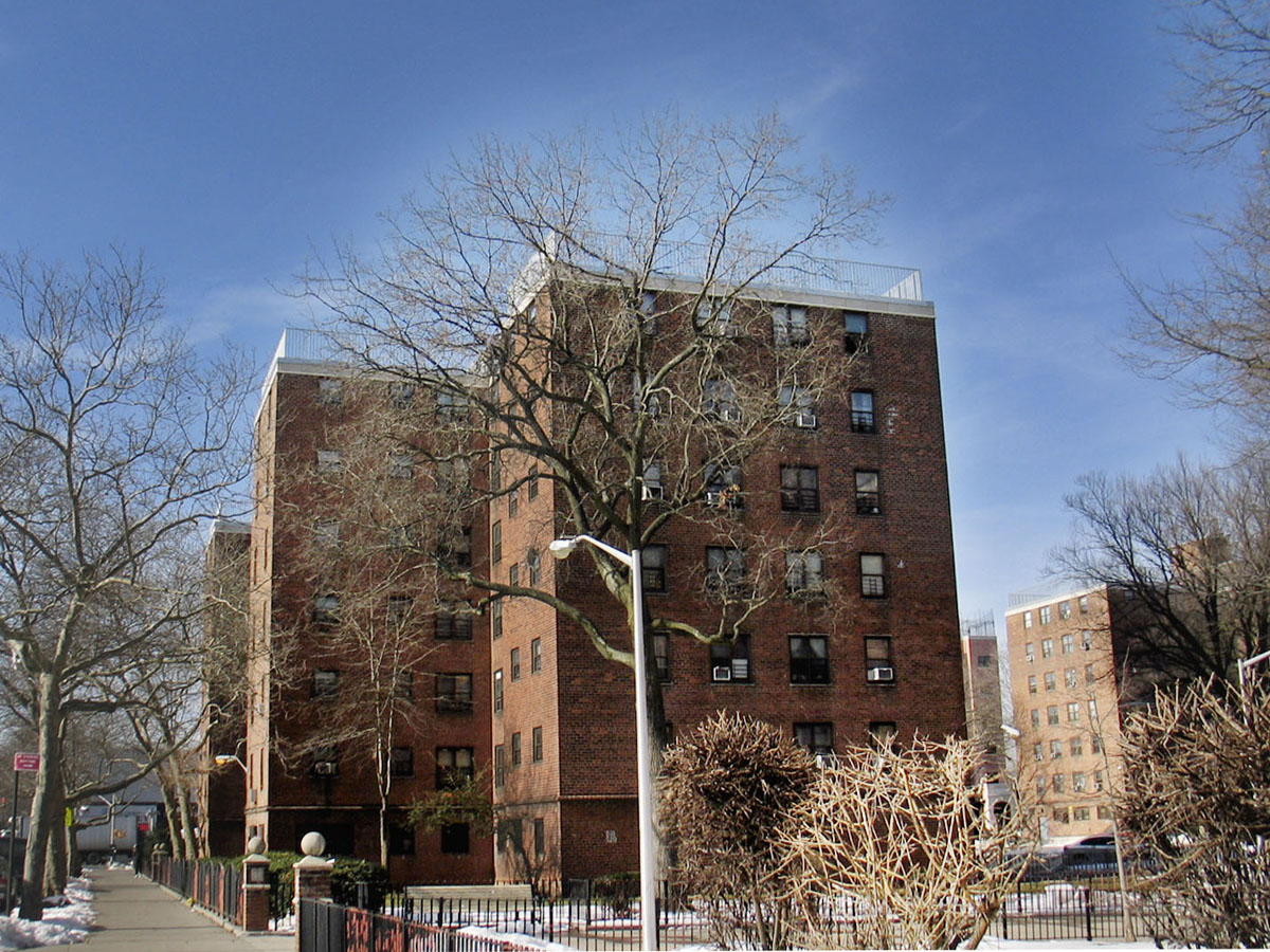 Нью-Йорк, Avenue W, 2935-2937