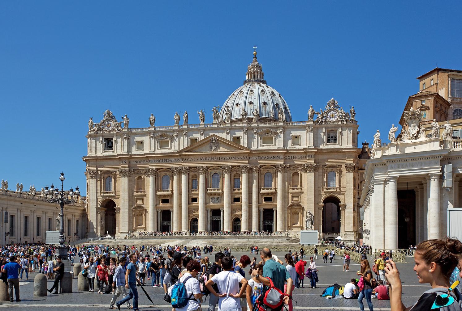 Ватикан, Piazza San Pietro