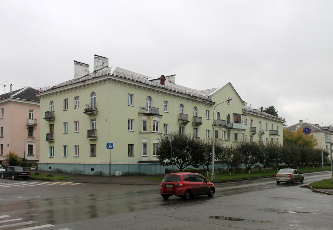 Железногорск, Советская улица, 7 / Школьная улица, 6