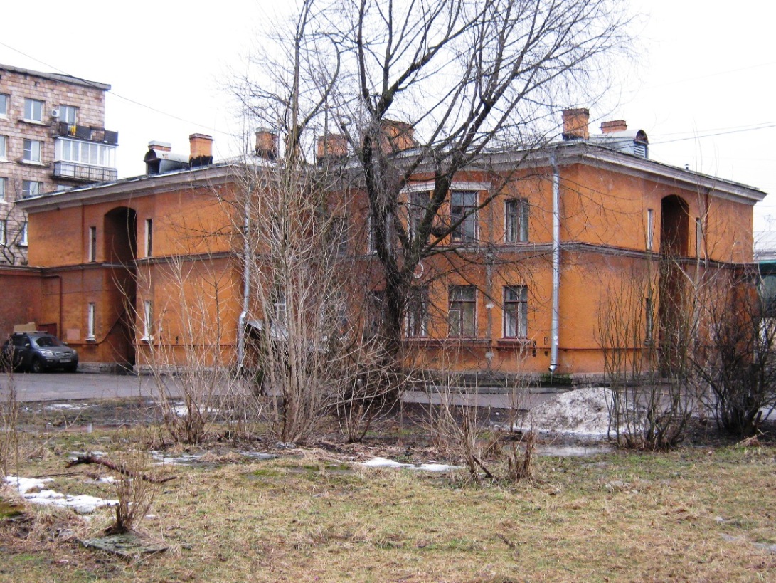 Petersburg, Турбинная улица, 27 / Улица Трефолева, 21