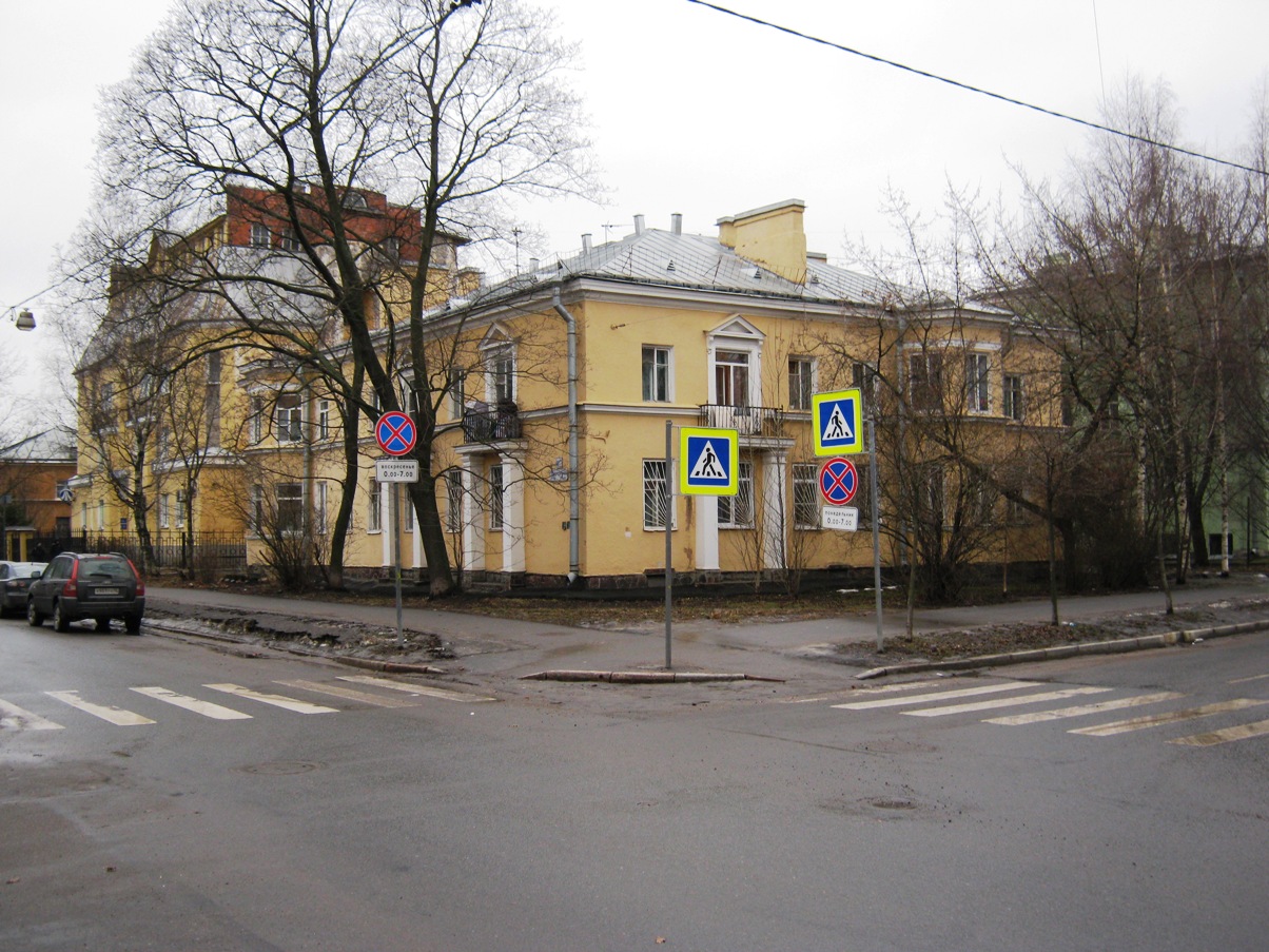Санкт-Петербург, Оборонная улица, 23 / Улица Губина, 17