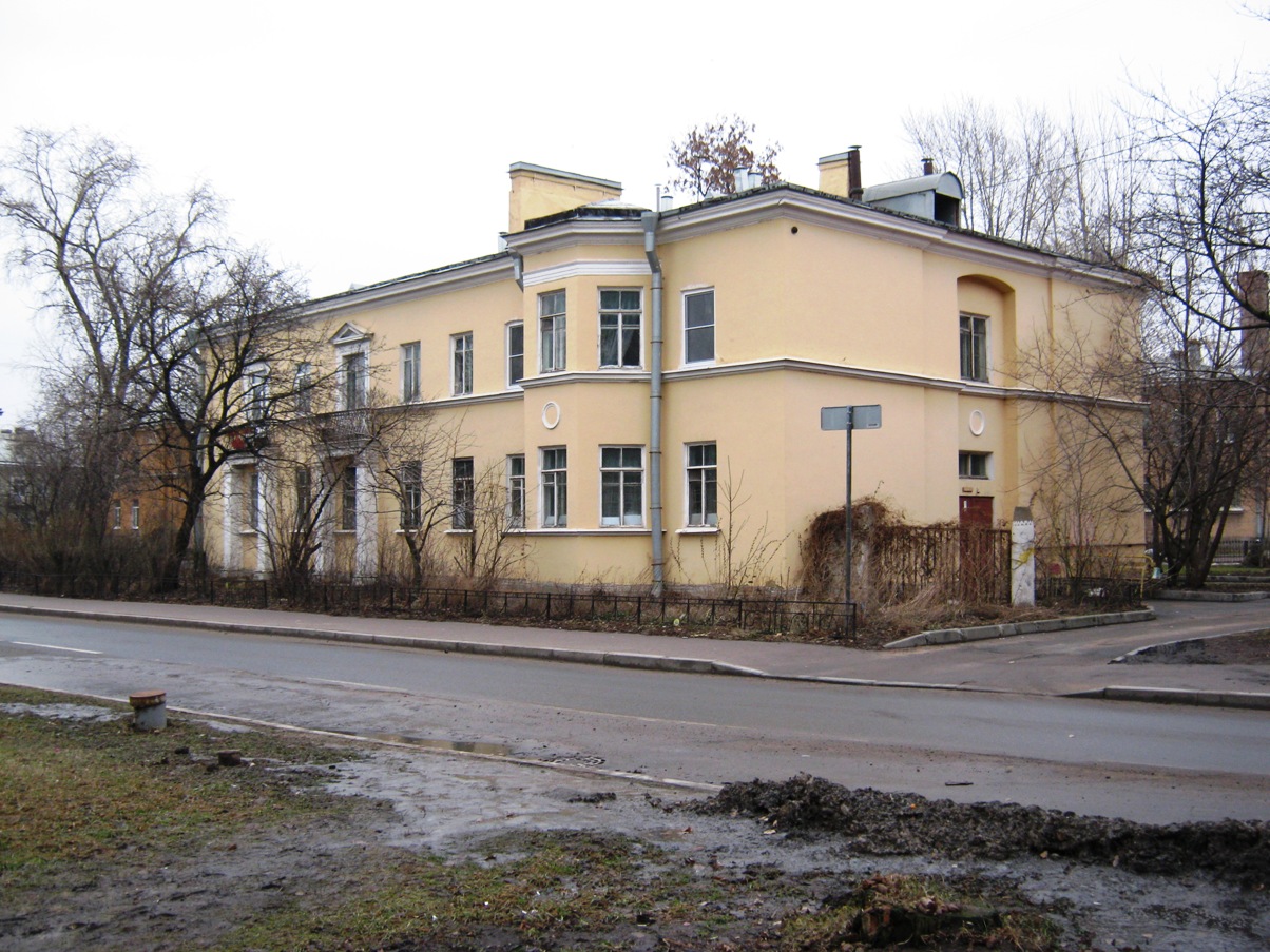 Санкт-Петербург, Баррикадная улица, 18 / Оборонная улица, 20