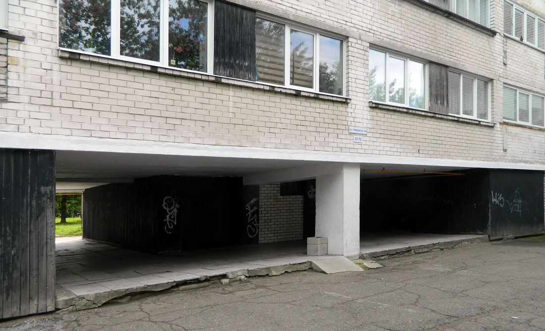 Нарва, Albert-August Tiimanni, 18