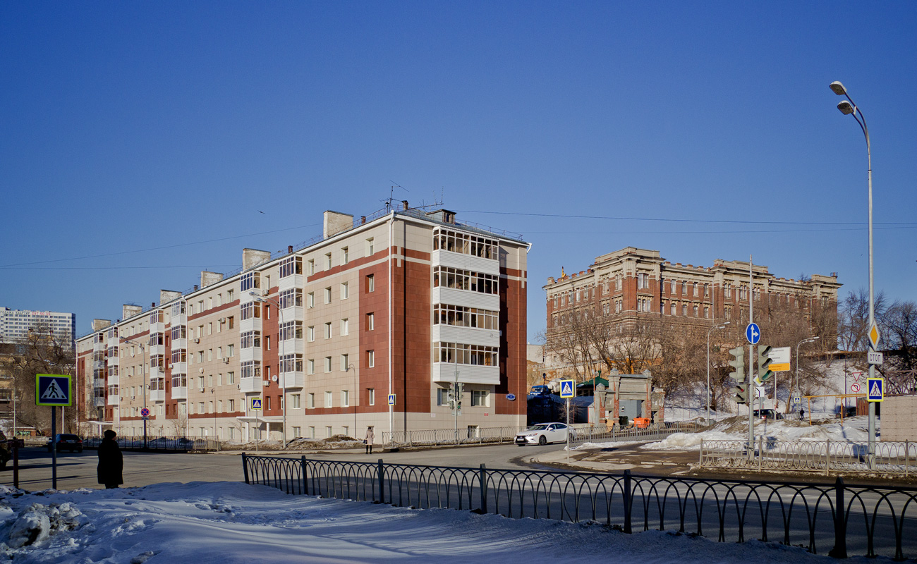 Казань, Улица Калинина, 3; Улица Калинина, 5 / Улица Волкова, 24