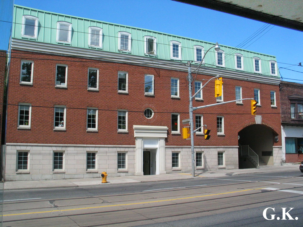 Торонто, Bathurst Avenue, 1352