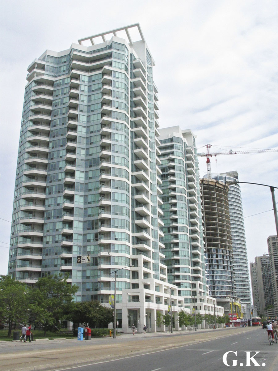 Торонто, Queens Quay West, 280