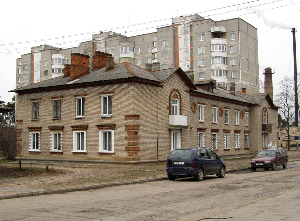 Барановичи, Улица Заслонова, 21; Улица Уборевича, 6