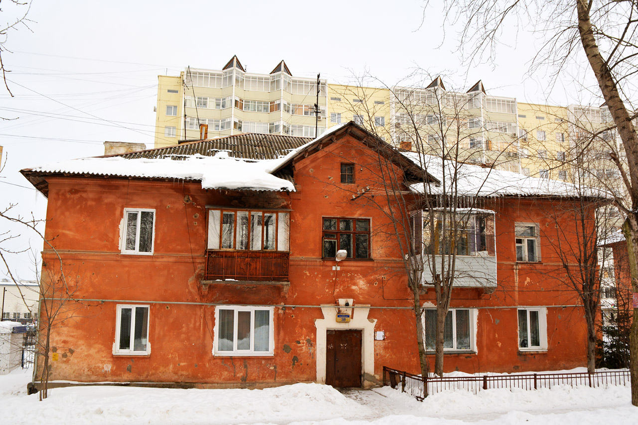 Пермь, Улица Комбайнёров, 38