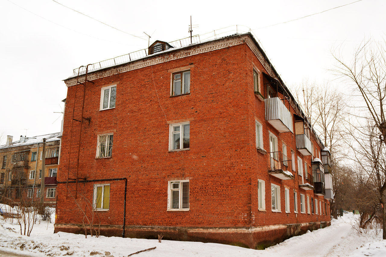 Perm, Улица Нефтяников, 3