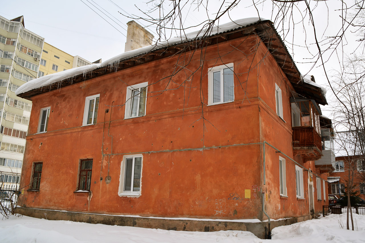 Пермь, Улица Комбайнёров, 38