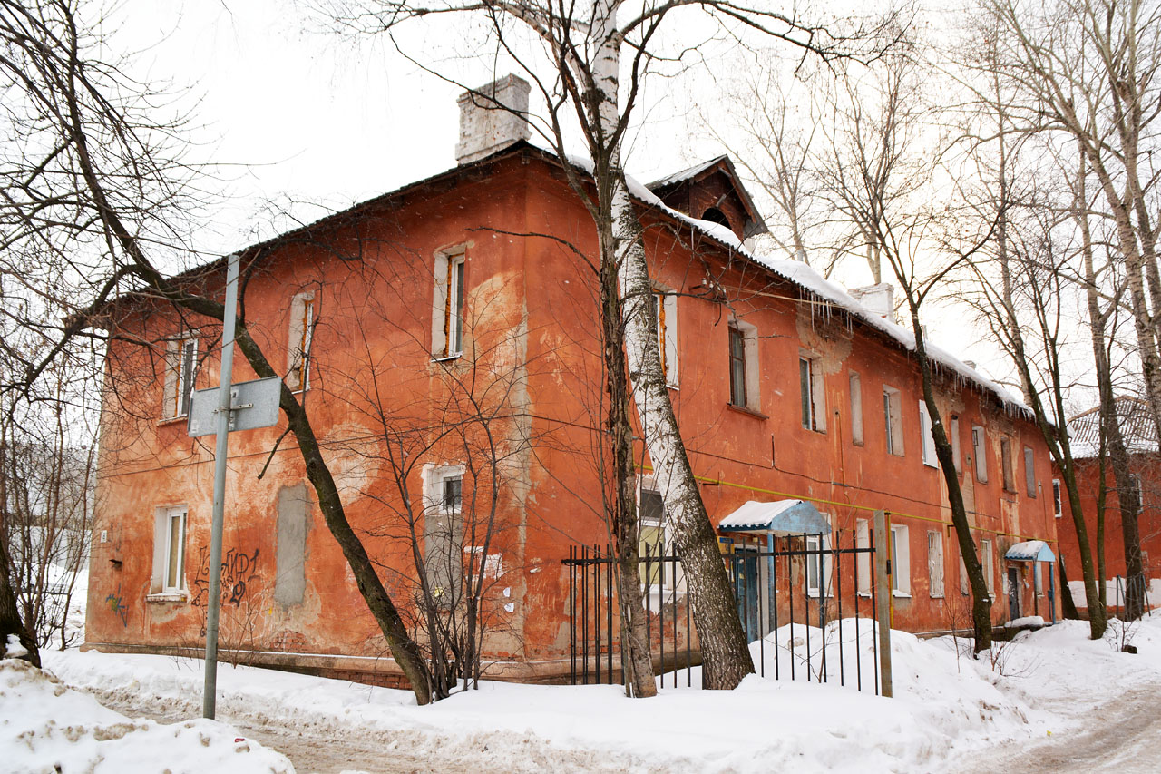 Пермь, Улица Космонавта Беляева, 18 / Улица Одоевского, 48