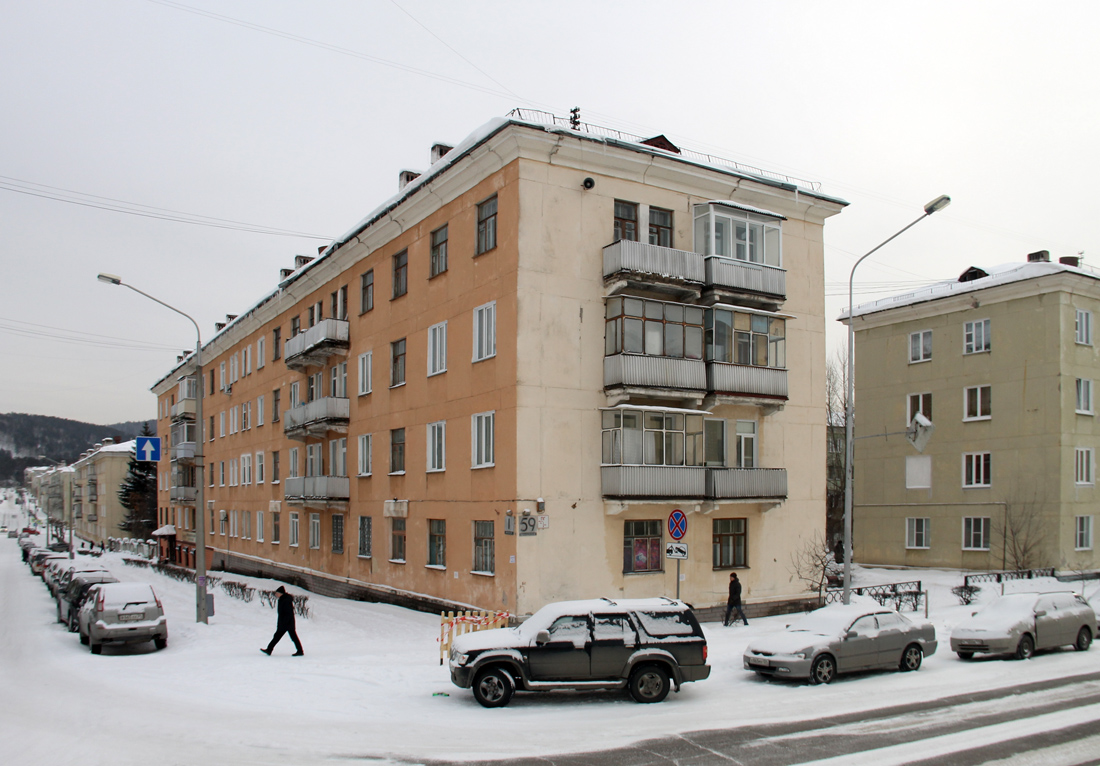 Железногорск, Школьная улица, 59 / Улица Маяковского, 1