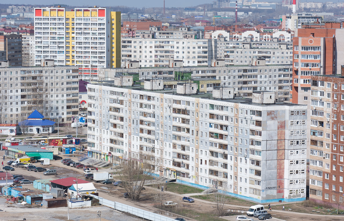 Ufa, Улица Юрия Гагарина, 35 / Улица Максима Рыльского, 15; Улица Юрия Гагарина, 35/1; Улица Юрия Гагарина, 37; Улица Юрия Гагарина, 37/2; Улица Юрия Гагарина, 39/1; Улица Максима Рыльского, 11/1; Улица Максима Рыльского, 17/1; Улица Максима Рыльского, 19