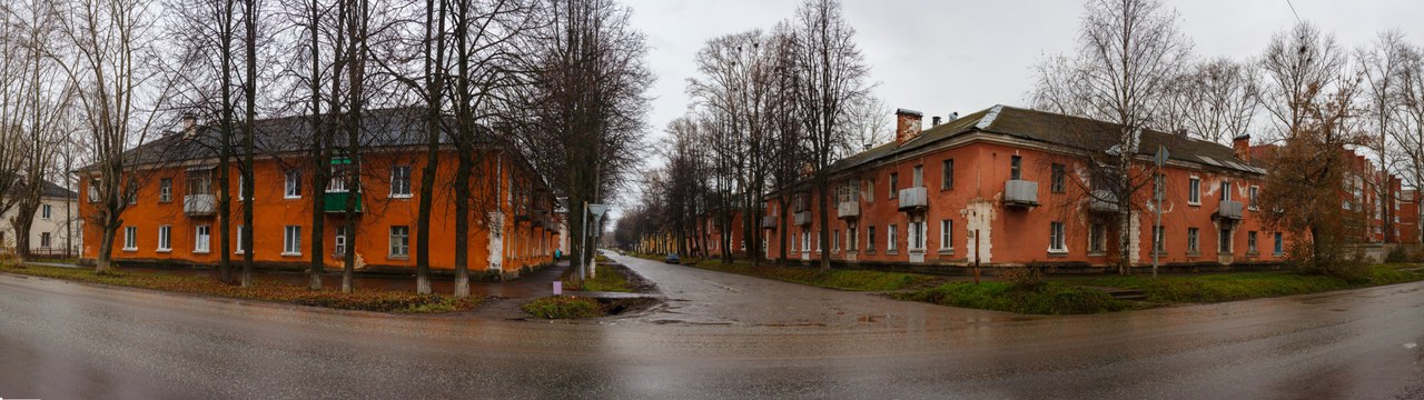 Глазов, Улица Мира, 2; Улица Тани Барамзиной, 53 / Улица Мира, 1
