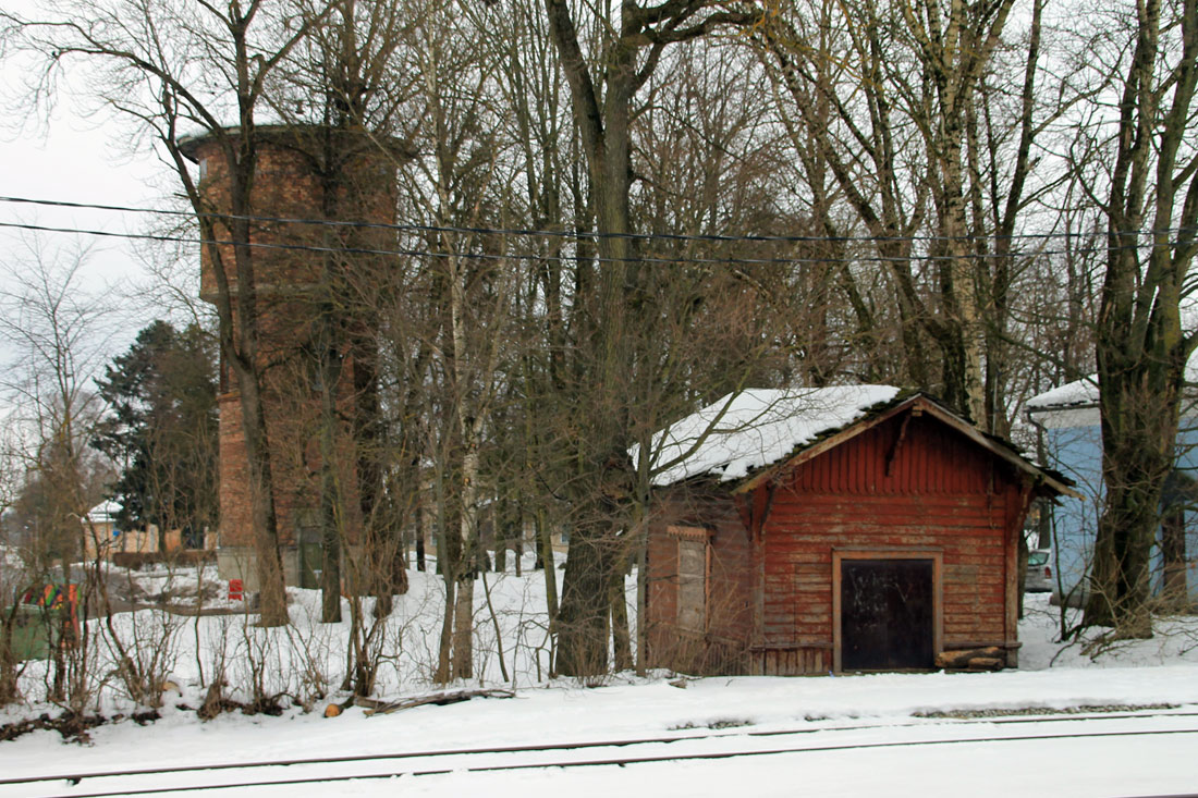 Йыгева, Jaama, 3b; Raudtee väljak, 2