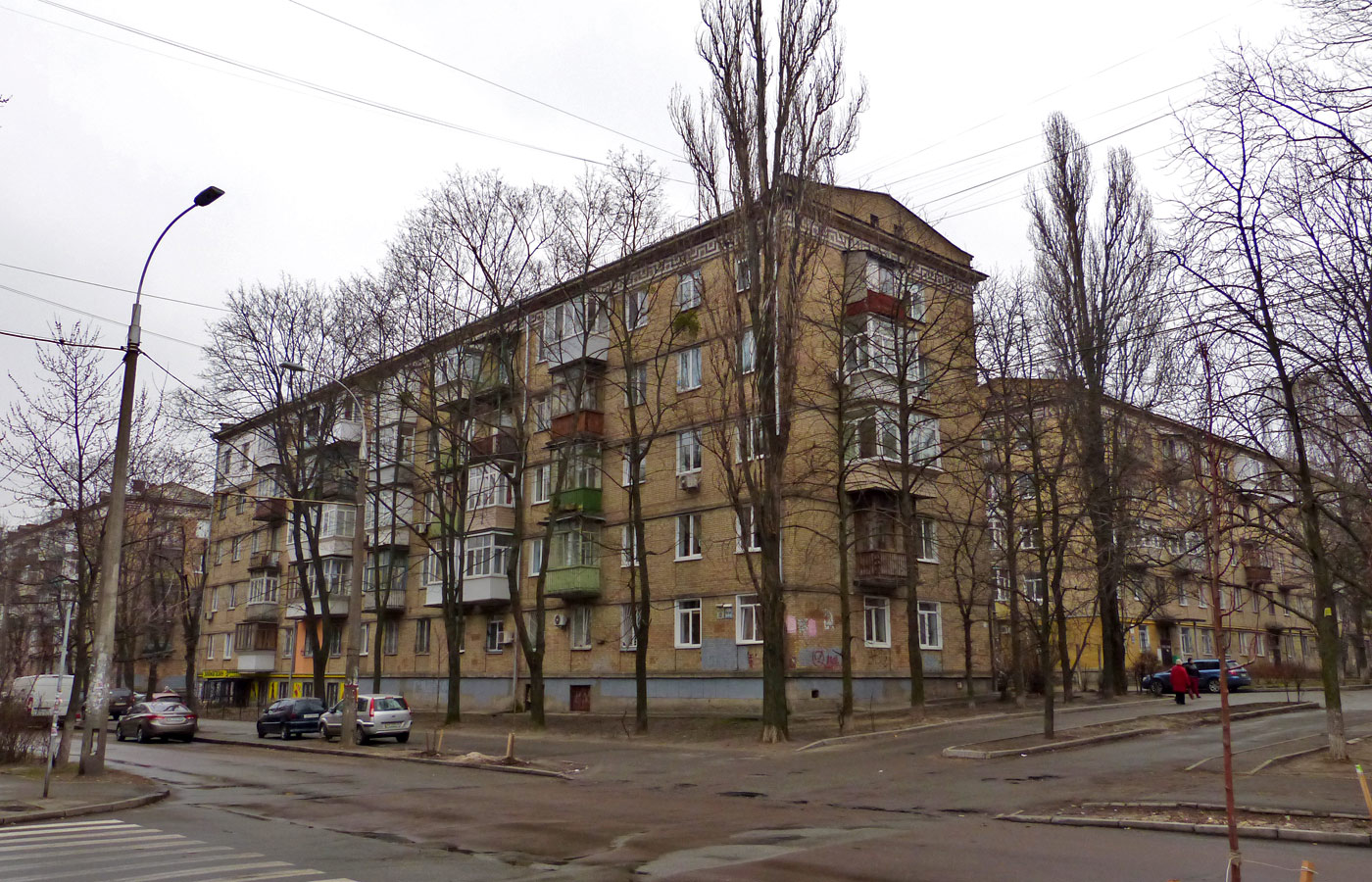 Киев, Питерская улица, 10