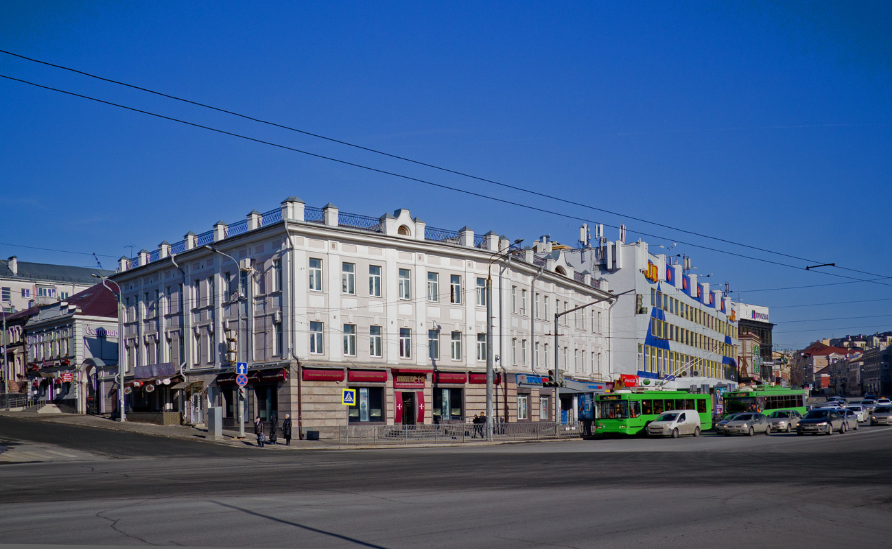 Казань, Профсоюзная улица, 25 / Улица Пушкина, 15; Улица Пушкина, 17
