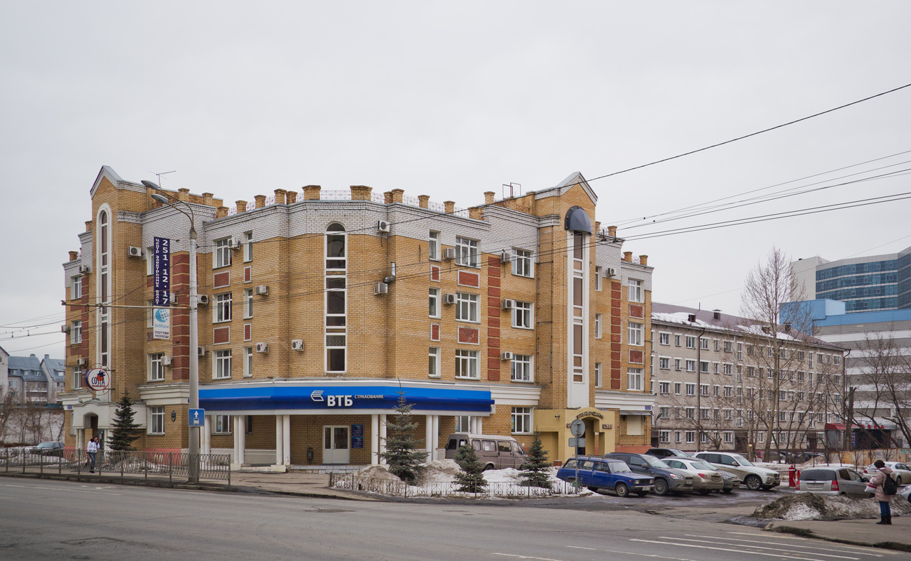 Казань, Улица Хади Такташа, 1; Спартаковская улица, 35