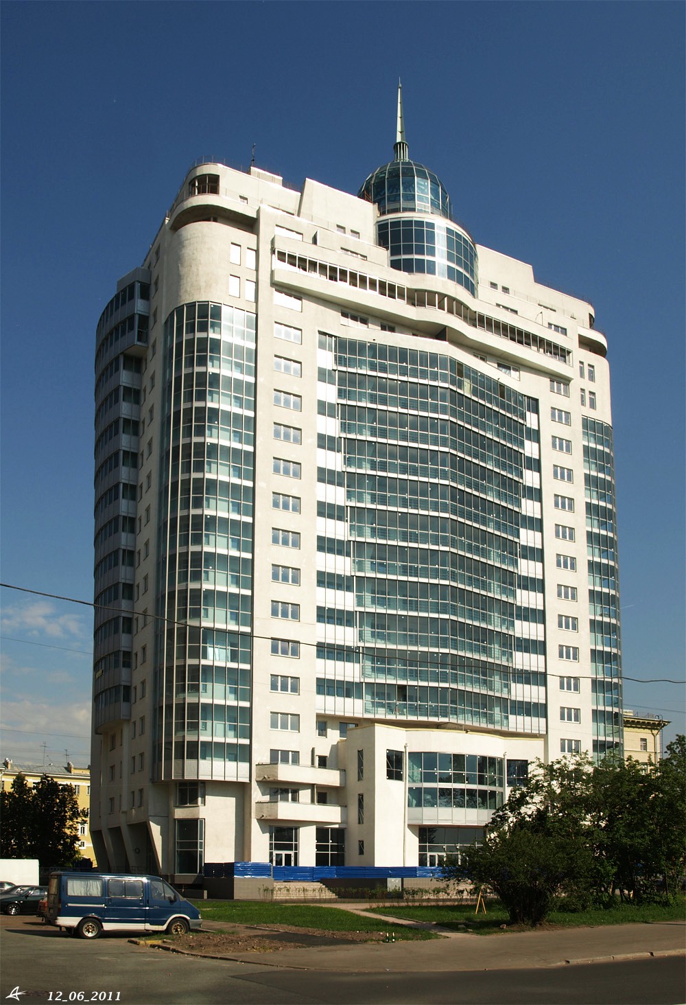 Санкт-Пецярбург, Большеохтинский проспект, 9