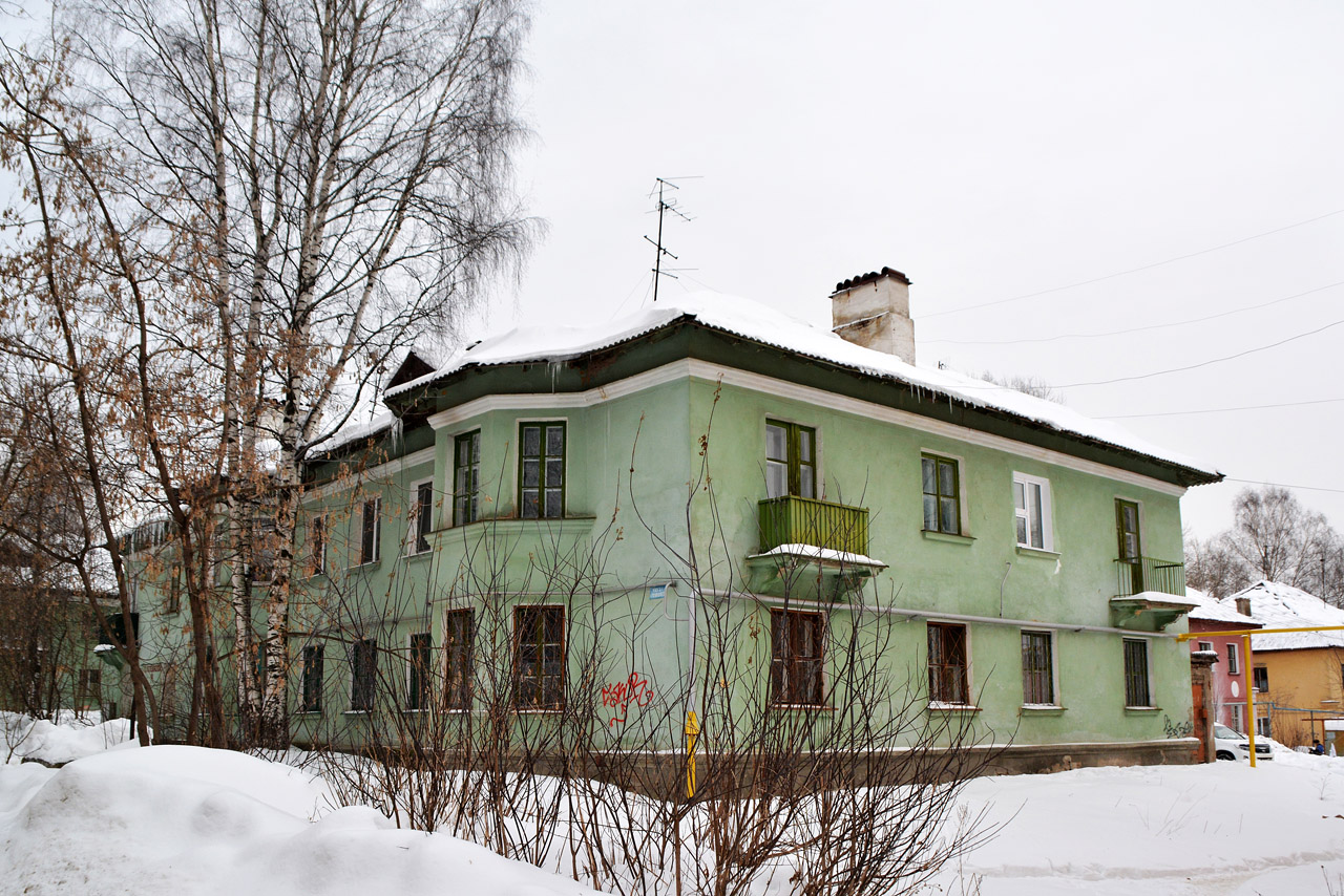 Пермь, Улица Лепешинской, 14 / Улица Машинистов, 38