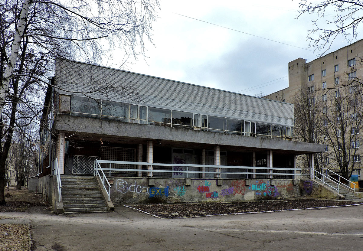 Харьковский район, прочие н.п., пос. Коммунист, Студенческий городок, 6