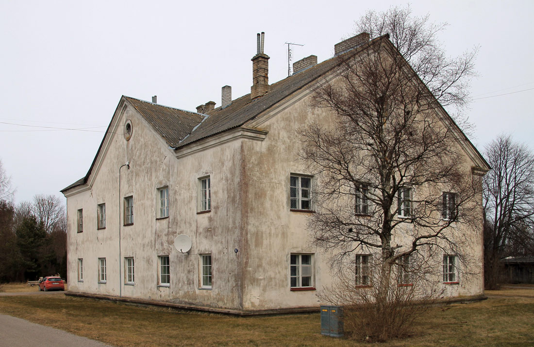 Кыргессааре, Sadama tee, 10