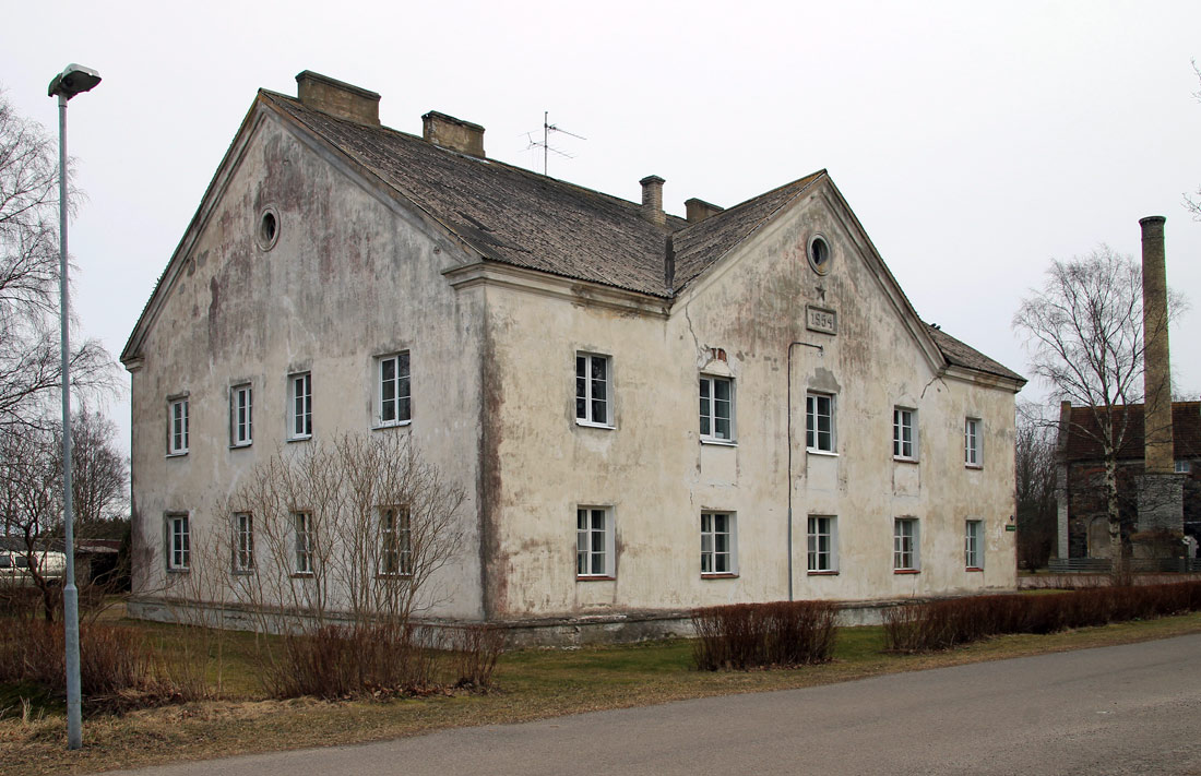 Кыргессааре, Sadama tee, 4