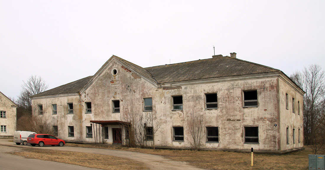 Кыргессааре, Sadama tee, 6