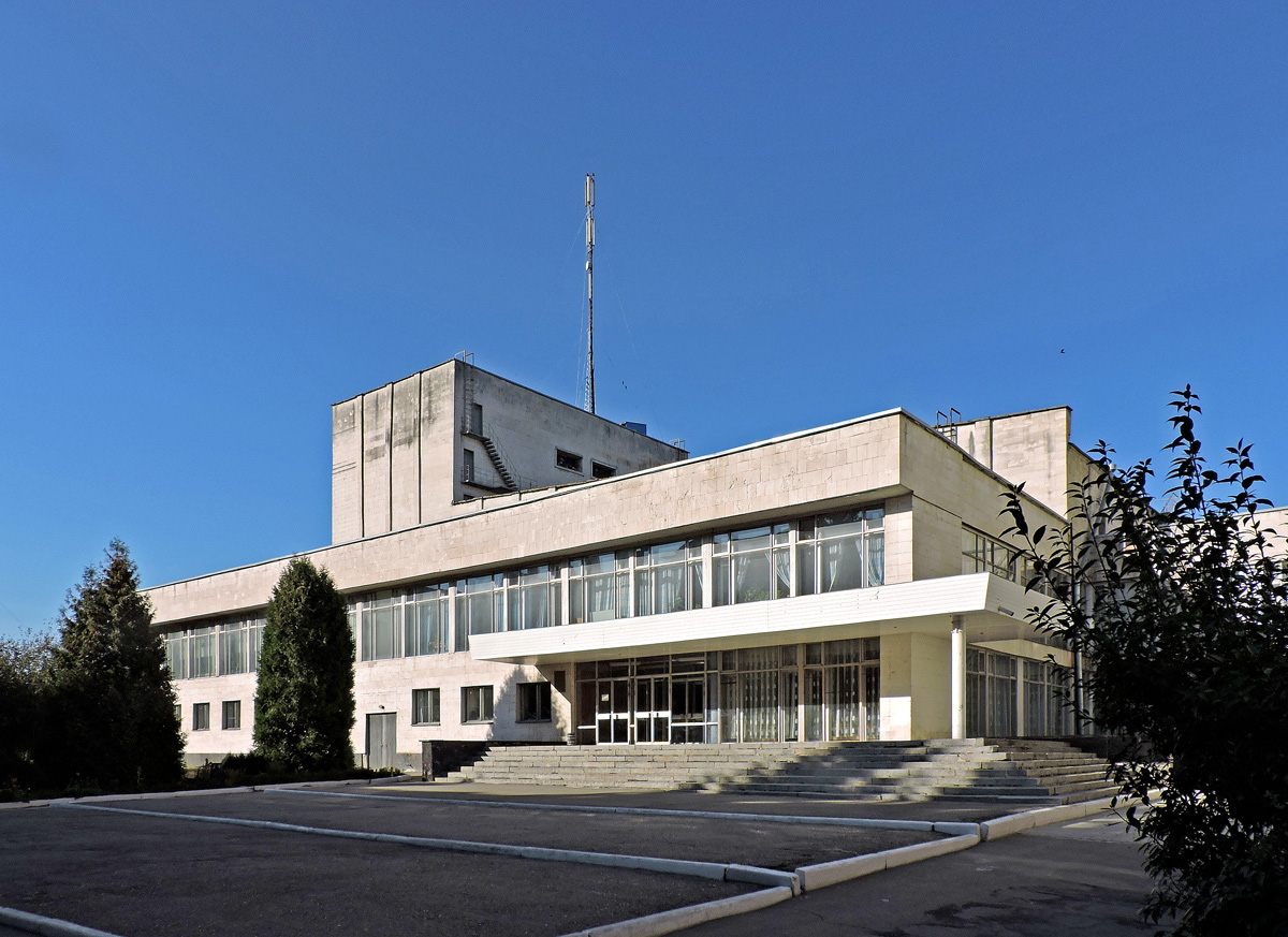 Харьковский район, прочие н.п., пос. Коммунист, Студенческий городок, 1 корп. 1