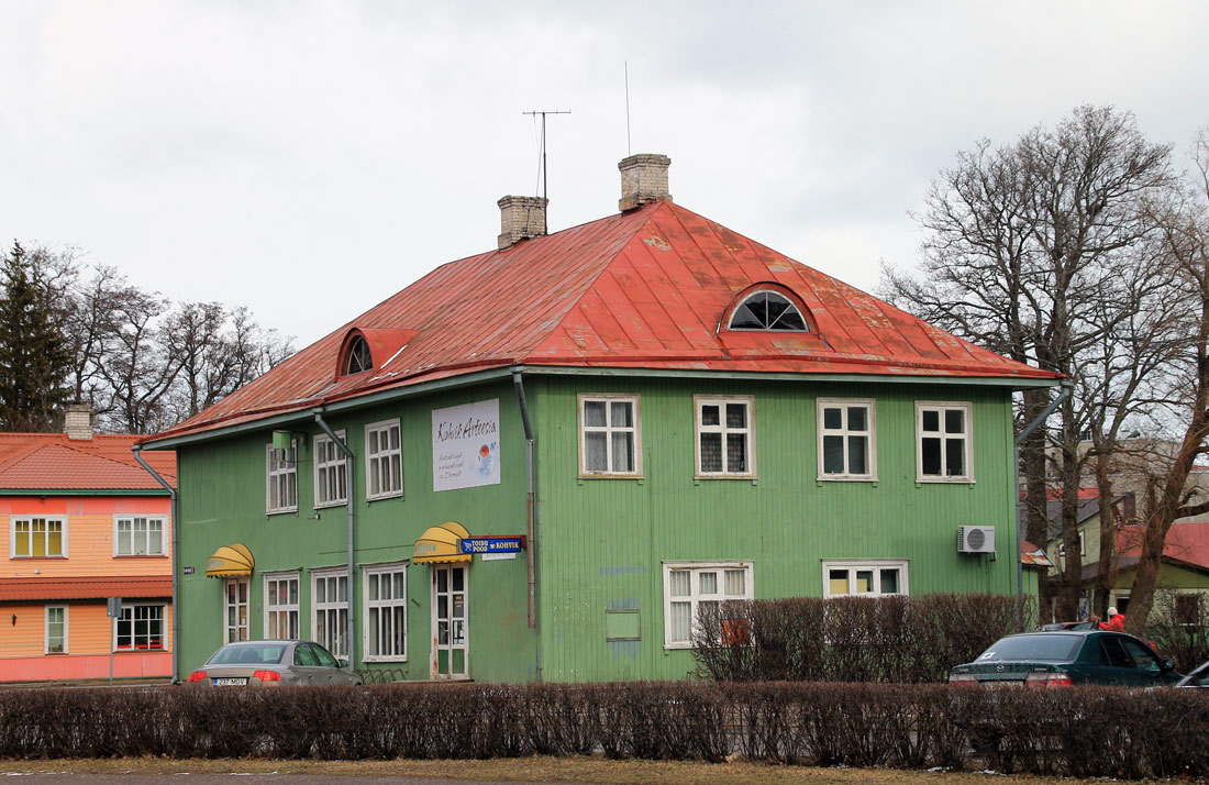 Кярдла, Keskväljak, 5