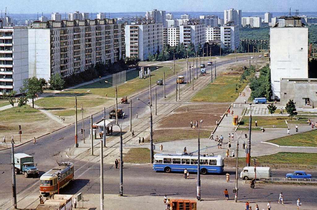 Харьков, Проспект Тракторостроителей, 65; Проспект Тракторостроителей, 67; Проспект Тракторостроителей, 69; Проспект Тракторостроителей, 71; Проспект Тракторостроителей, 108