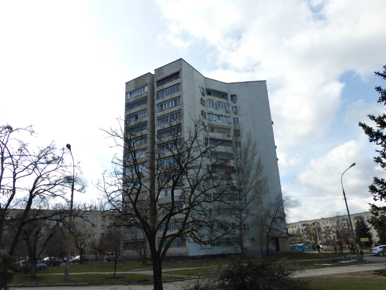Wołżski, Улица Химиков, 1А