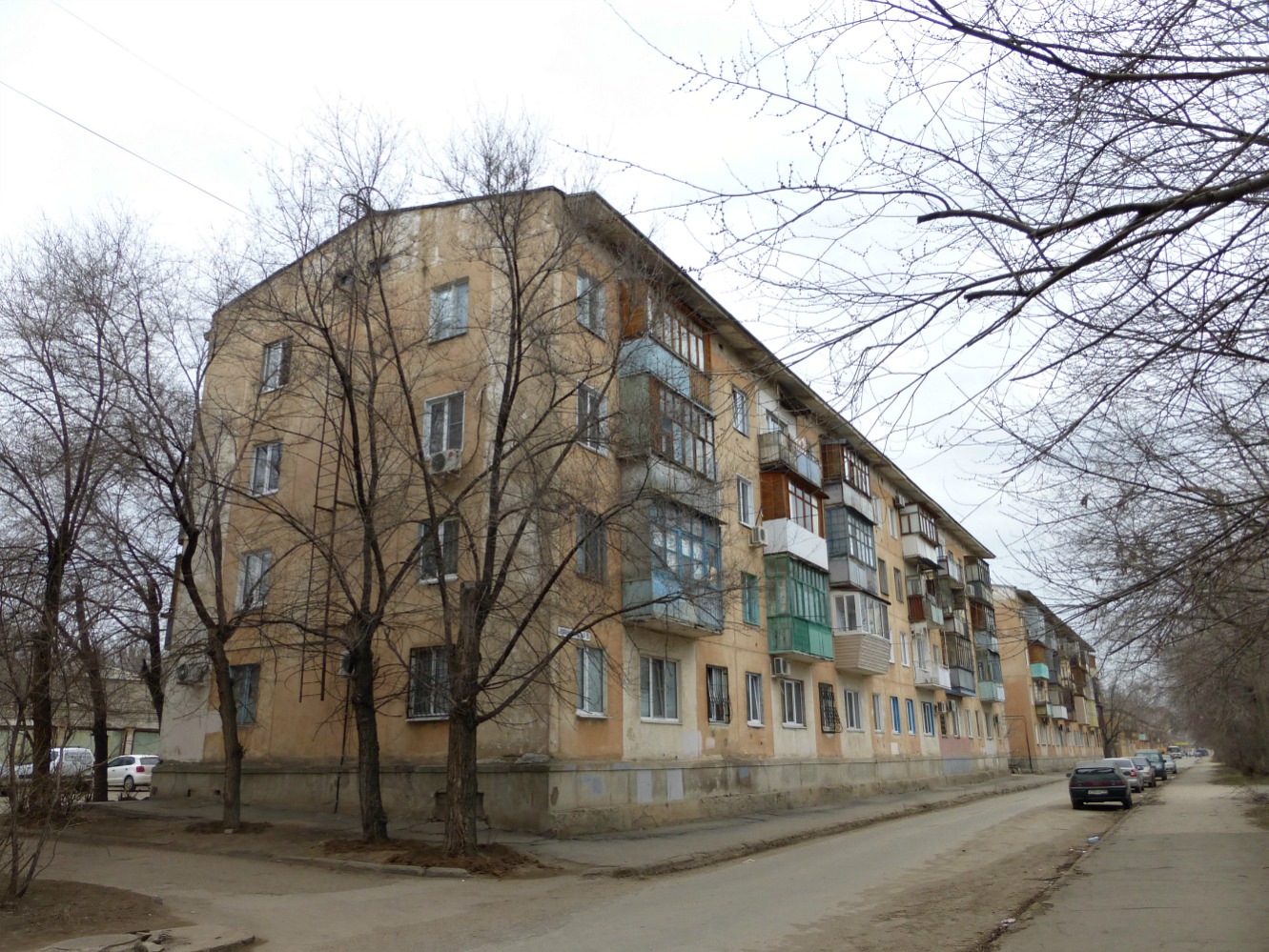 Волжский, Коммунистическая улица, 16