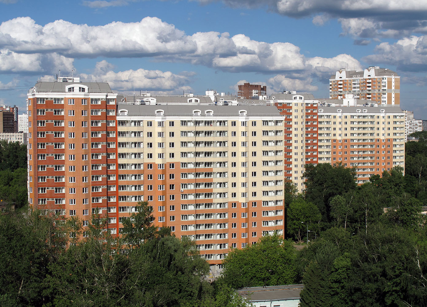 Москва, Проезд Русанова, 11; Проезд Русанова, 7; Снежная улица, 19 корп. 2