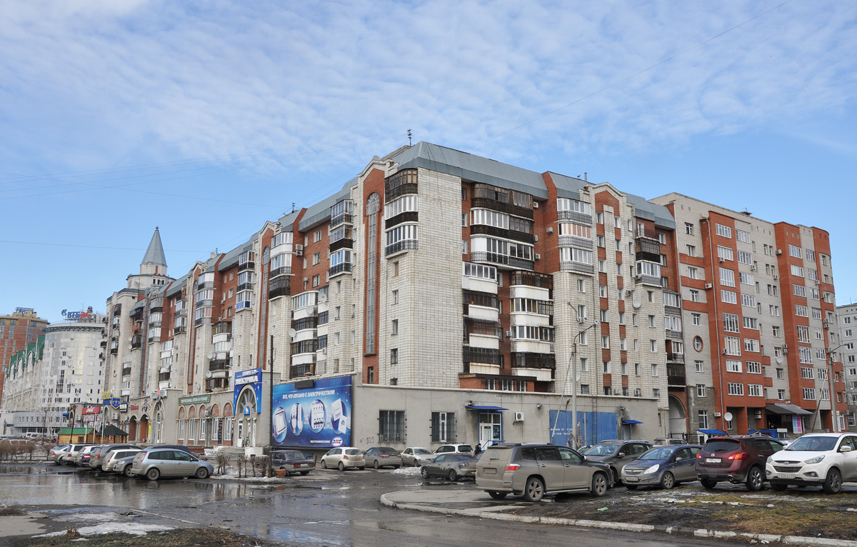 Омск, Улица Маршала Жукова, 105 / Улица Маяковского, 18; Улица Маяковского, 20 / Учебная улица, 152