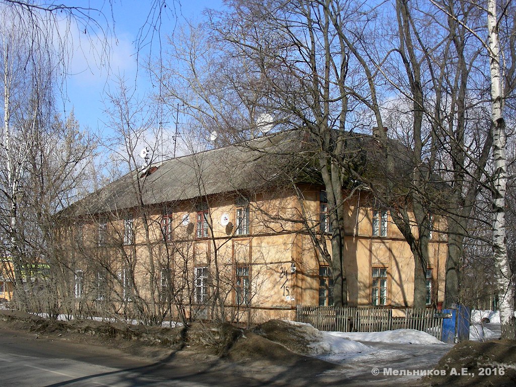 Иваново, Улица Красных Зорь, 24 / Гаражная улица, 15