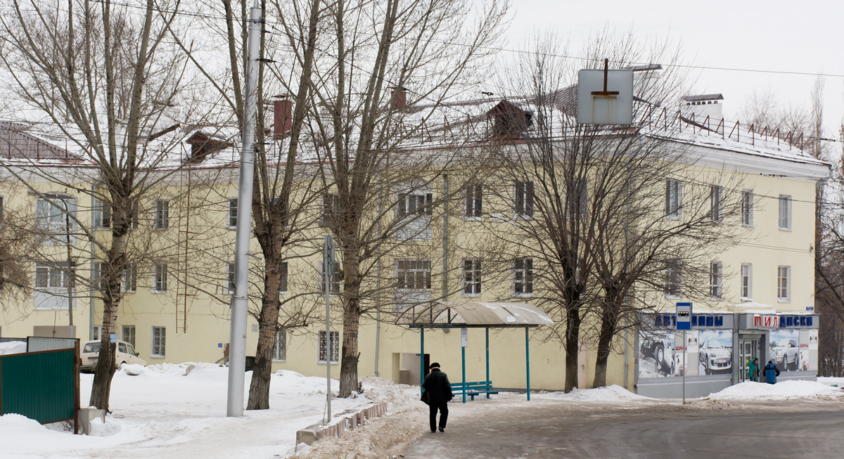 Уфа, Интернациональная улица, 1 / Улица Комарова, 2
