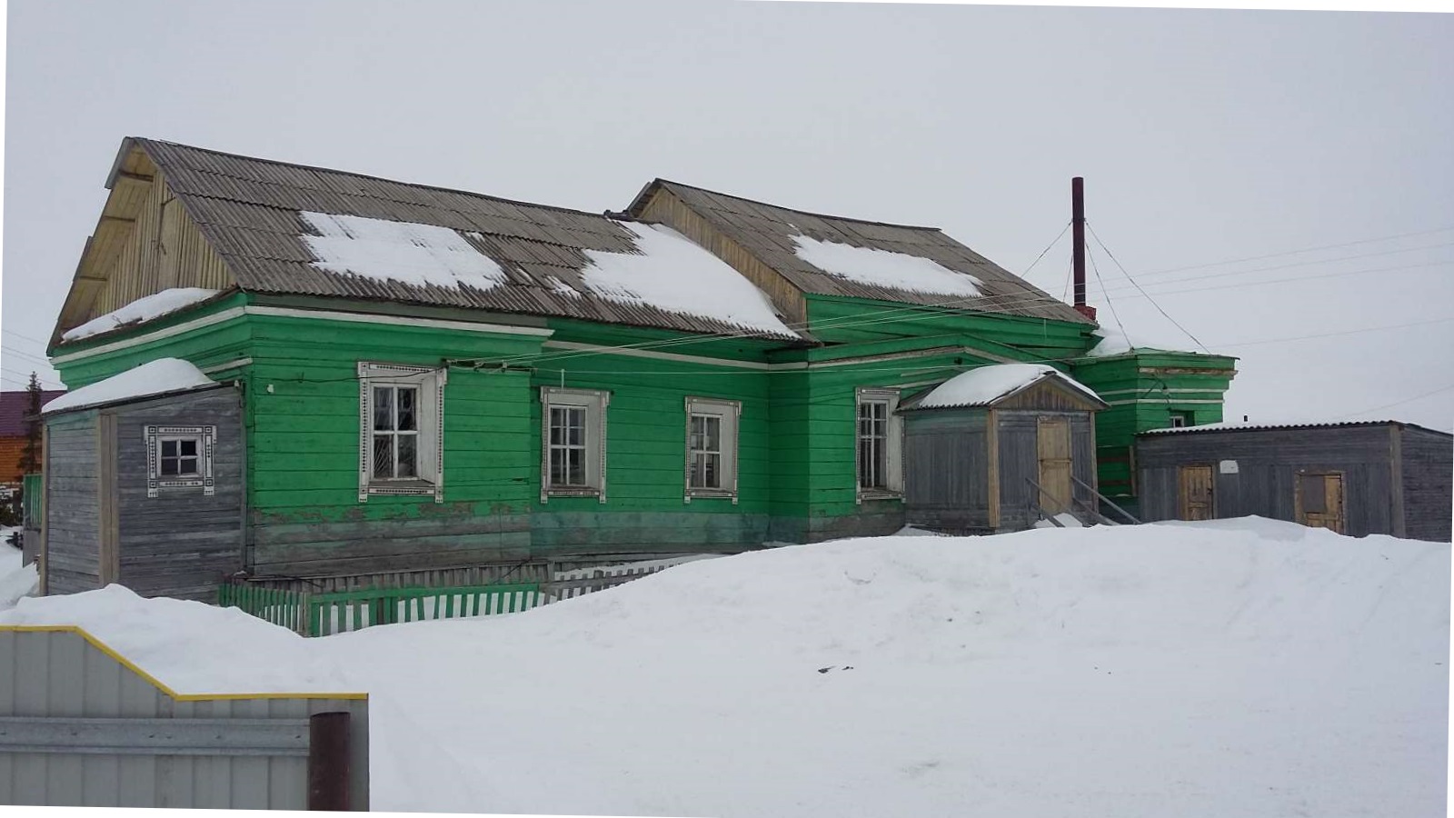 Тельвиска, Центральная улица, 12