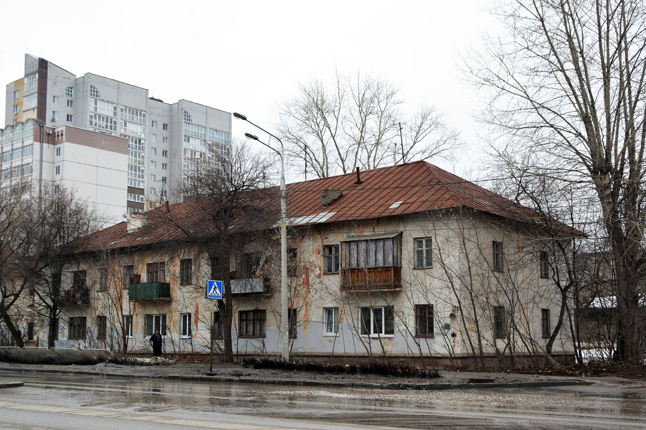 Пермь, Улица Карпинского, 49