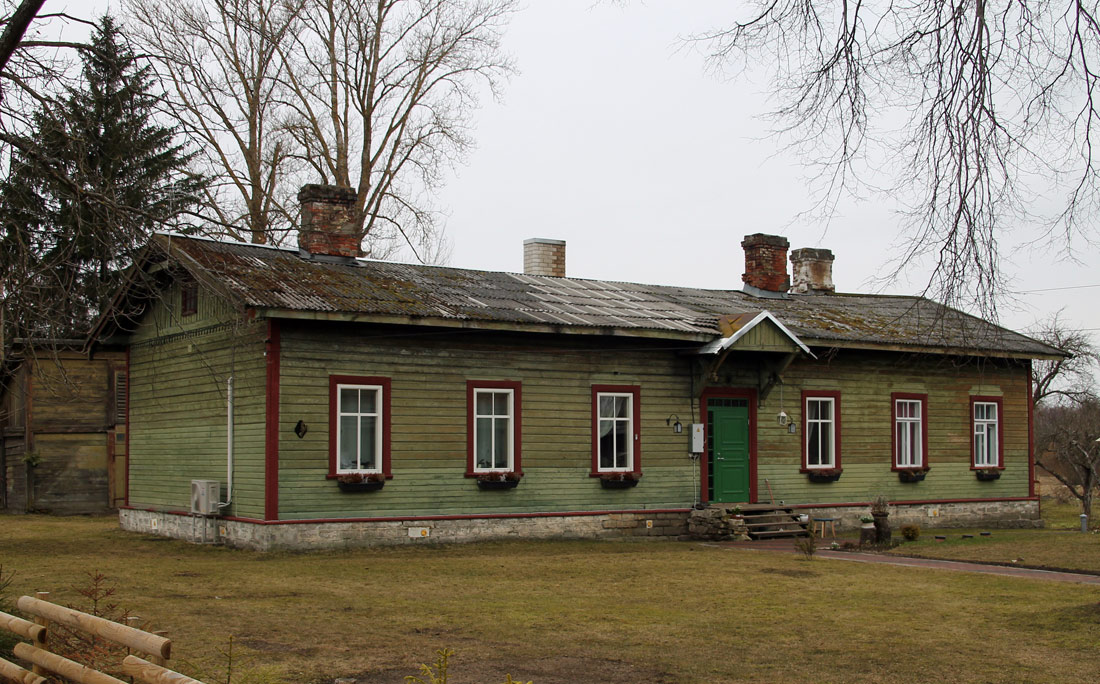 Раазику, Jaama plats, 1