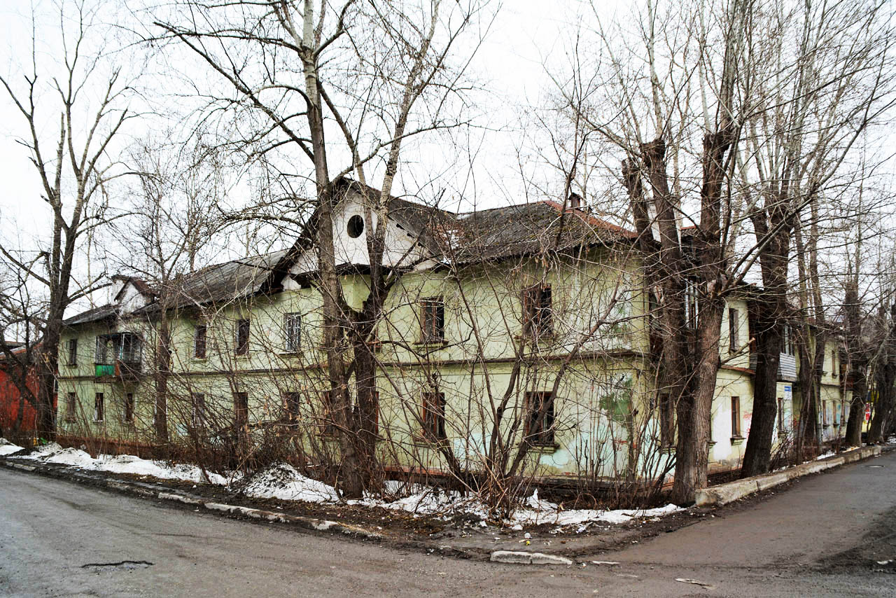 Пермь, Улица Формовщиков, 32 / Улица Карпинского, 54