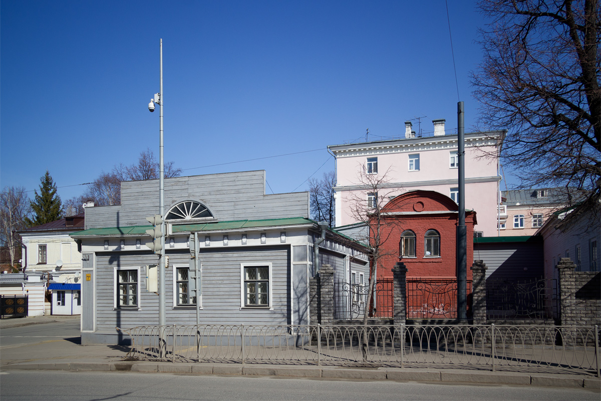 Казань, Улица Максима Горького, 25 / Улица Муштари, 28