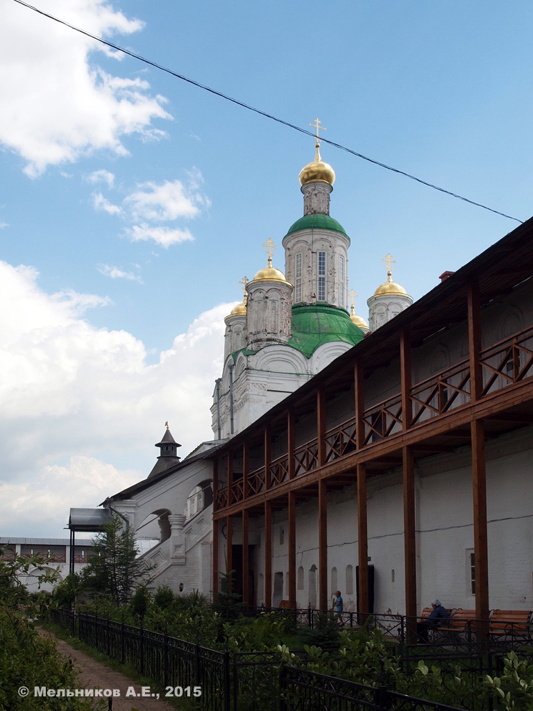 Лысковский район, прочие н.п., пос. Макарьево, улица Набережная, 1 (южный корпус); пос. Макарьево, улица Набережная, 1 (Святые ворота)