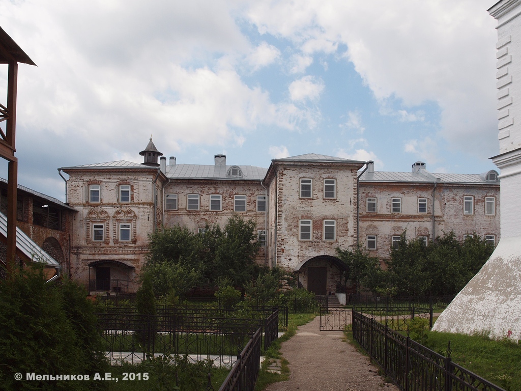 Лысковский район, прочие н.п., пос. Макарьево, улица Набережная, 1 (настоятельский корпус)
