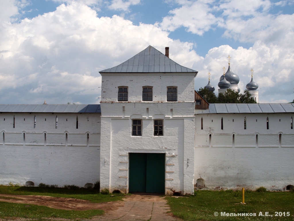 Лысковский район, прочие н.п., пос. Макарьево, улица Набережная, 1 (северо-западная башня)
