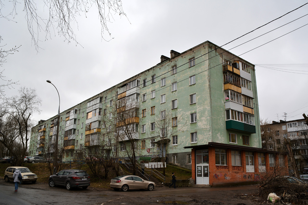 Perm, Рабочая улица, 1 / Шоссе Космонавтов, 106