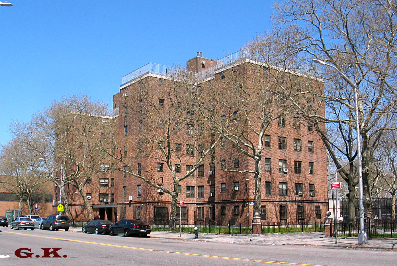 Нью-Йорк, Nostrand Avenue, 3525; Nostrand Avenue, 3527